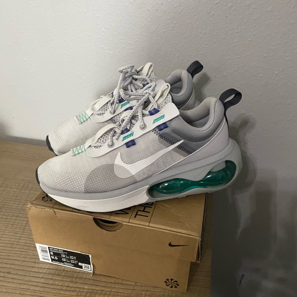 2021 Nike AirMax Photon Dust/Summit White Great Condition Womens 9.5 Men’s 8